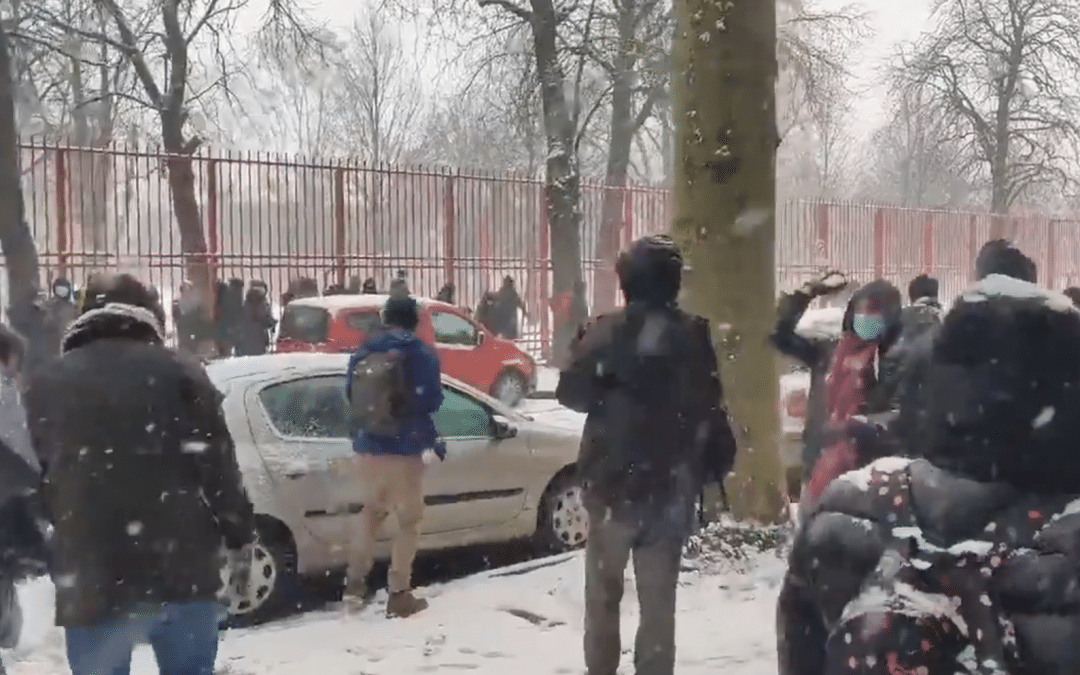 Lille : la manif’ techno se transforme en bataille de boules de neige géante