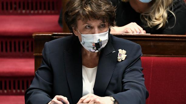 La maire de Paris et de nombreux élus lancent une pétition à l’encontre de Roselyne Bachelot
