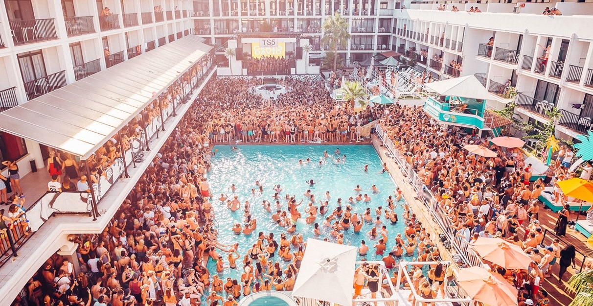 Pool Party à l'Ibiza Rocks