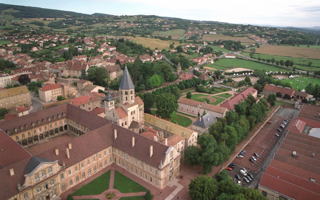 Lyon : l’une des plus grandes abbayes du monde va accueillir un festival dub et trance