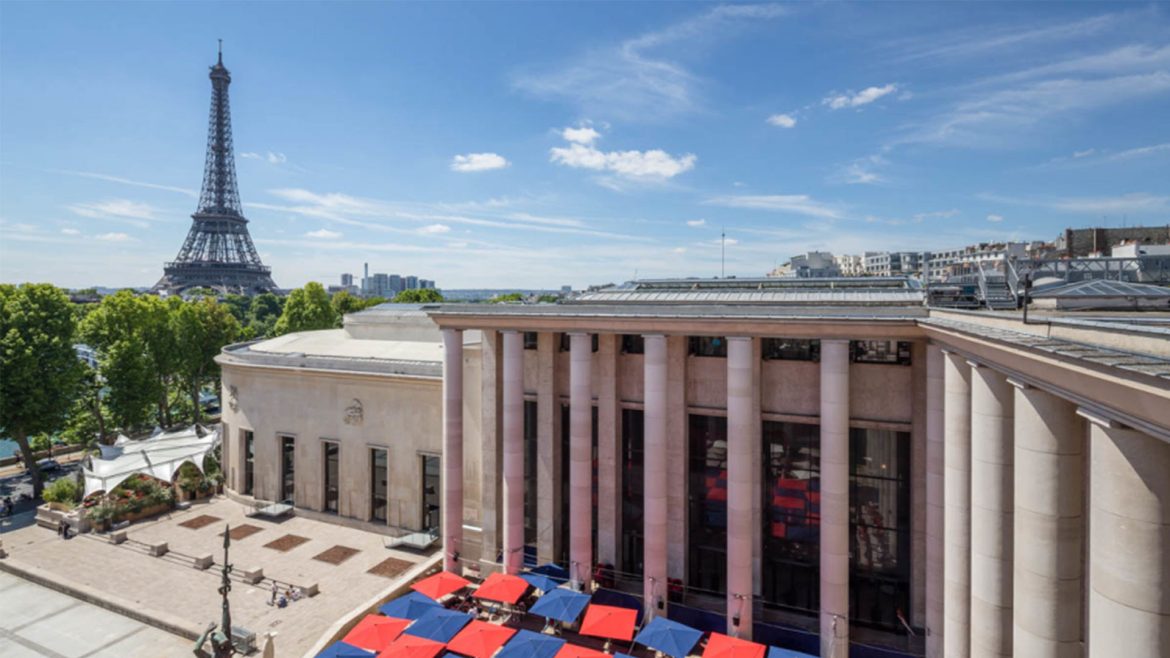 Le Palais de Tokyo avec la Tour Eiffel