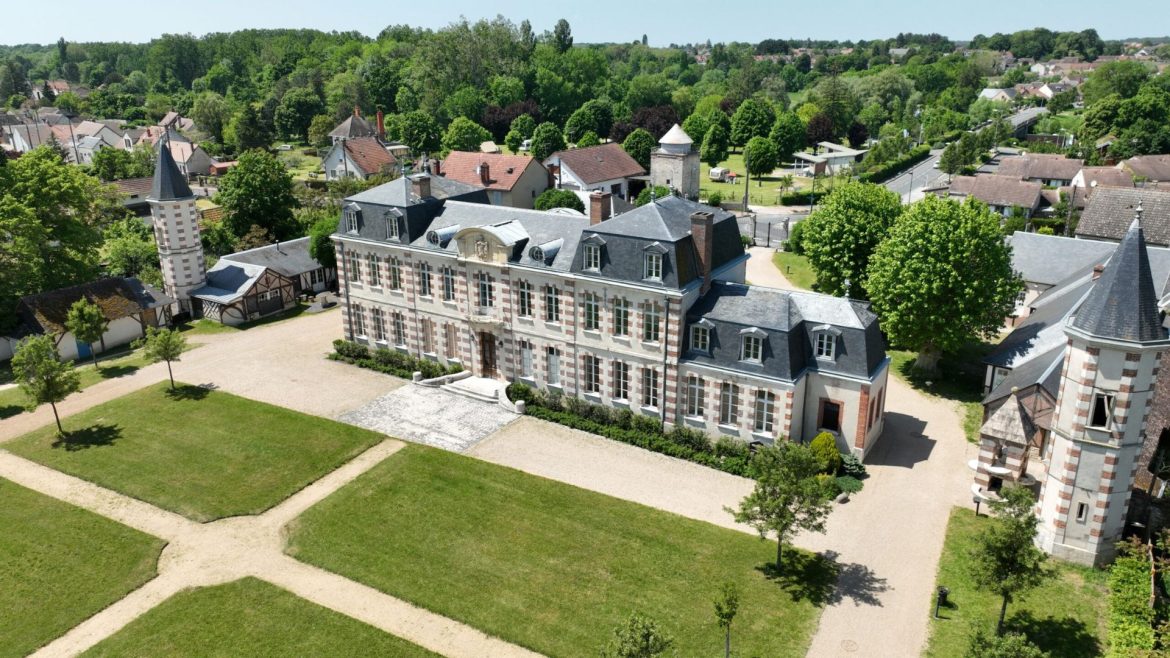 Le Château de Cepoy et son parc