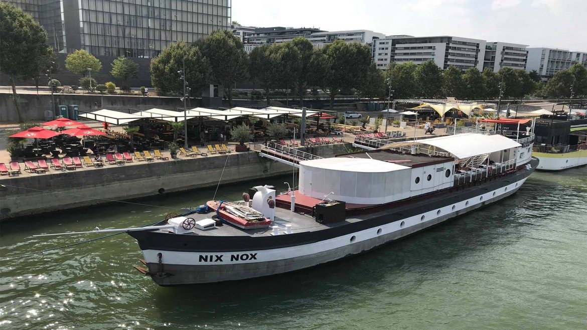 La péniche Nix Nox à Paris