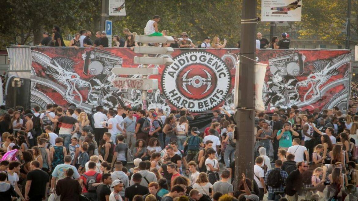 Le char Audiogenic à la Techno Parade